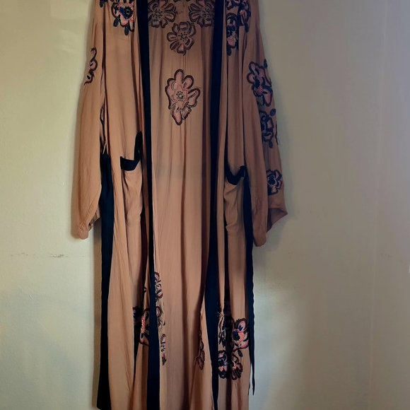 H&M Tan Floral Hand Embroidered Kimono Robe